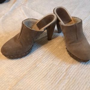 Nine West suede clogs 7.5
